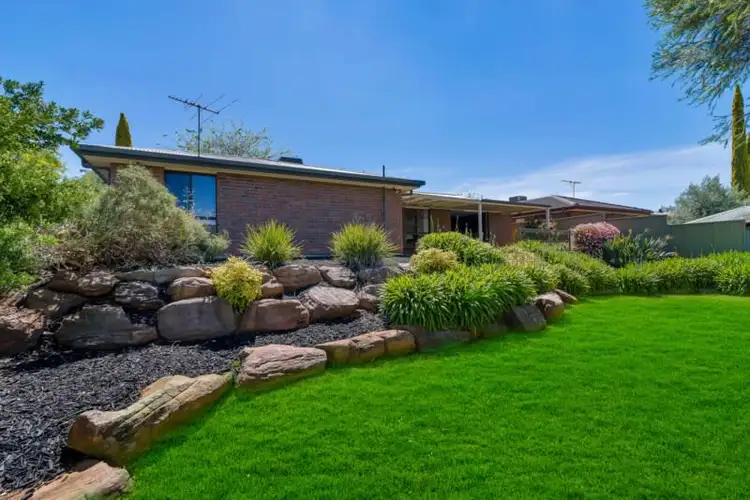 8 Taranaki Court, Greenwith SA 5125