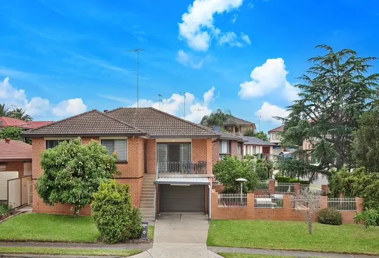 15 Piesley Street, Prairiewood NSW 2176