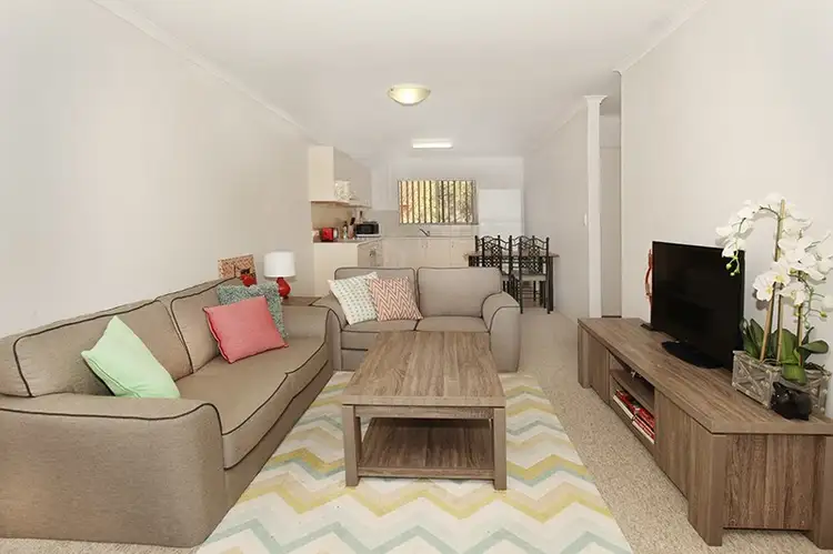 Sixth view of Homely unit listing, 4/32 Goonawarra Drive, Mooloolaba QLD 4557