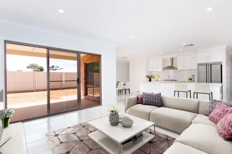 Second view of Homely house listing, 7 Davlin Drive, Mildura VIC 3500