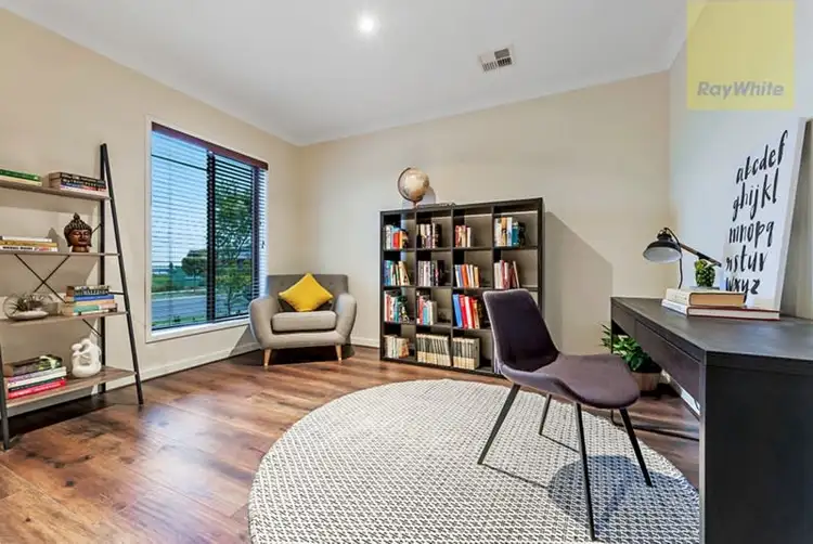 Seventh view of Homely house listing, 19 Scoria Circuit, Craigieburn VIC 3064