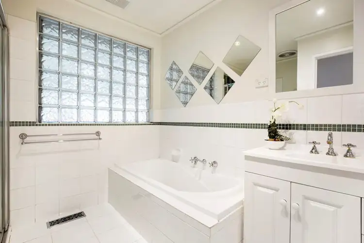 Sixth view of Homely house listing, 4 Cresta Court, Mulgrave VIC 3170