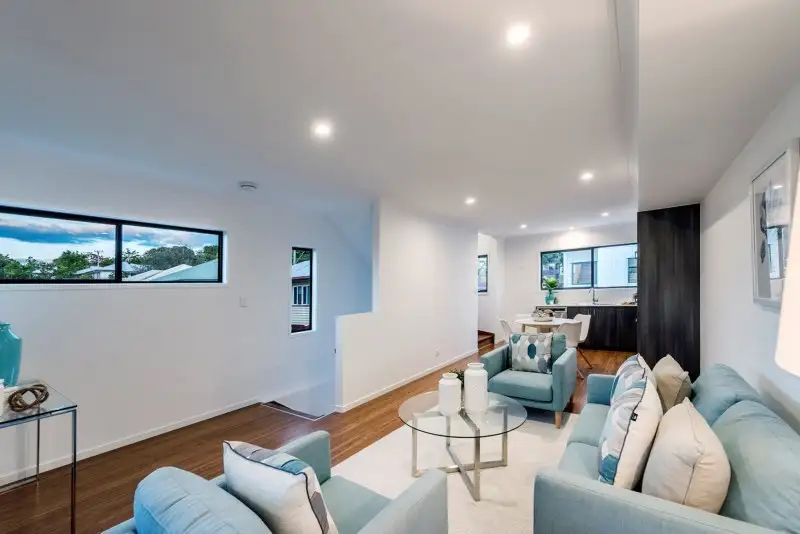 Main view of Homely townhouse listing, 2/272 Nursery Road, Holland Park QLD 4121