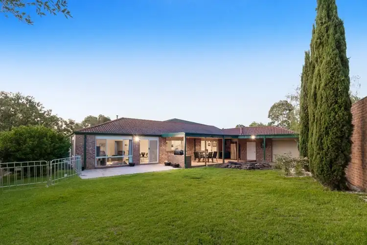 16 Narambi Close, Ferntree Gully VIC 3156