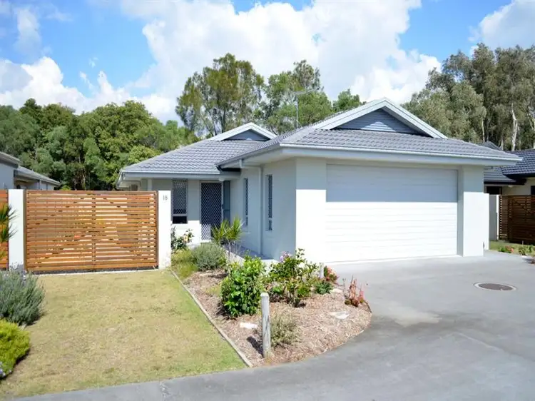 18/4 Somerset Place, Yamba NSW 2464