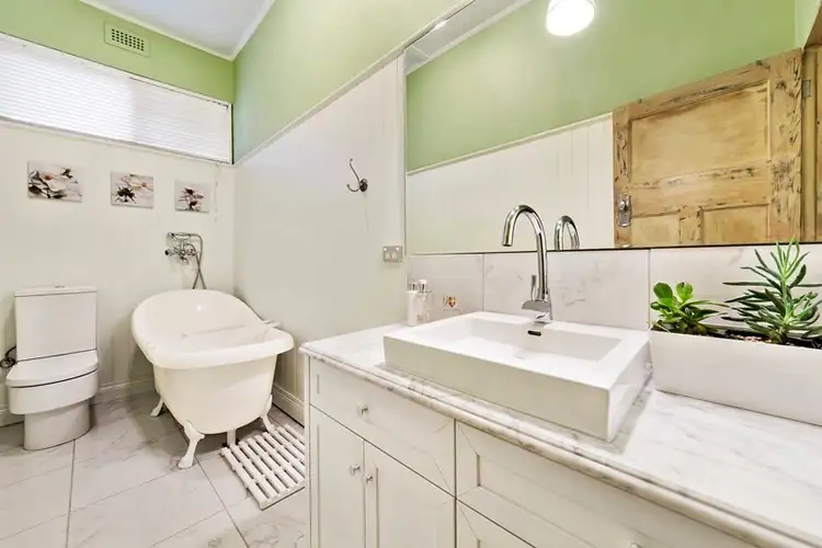 Sixth view of Homely house listing, 15 Golf Links Avenue, Oakleigh VIC 3166