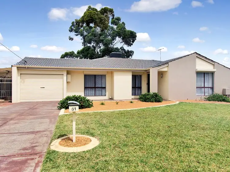 61 Calluna Way, Forrestfield WA 6058