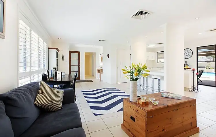 35 Dunkeith Avenue, Benowa Waters QLD 4217