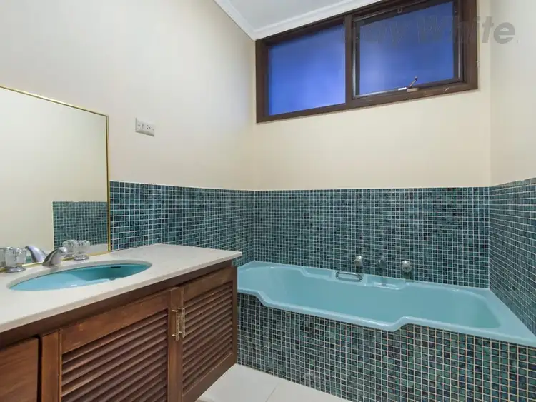 Sixth view of Homely house listing, 3 Stanford Court, Frankston VIC 3199