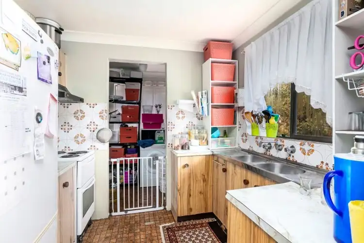 Fifth view of Homely unit listing, Unit 4/15 Melinda Grove, Lake Heights NSW 2502