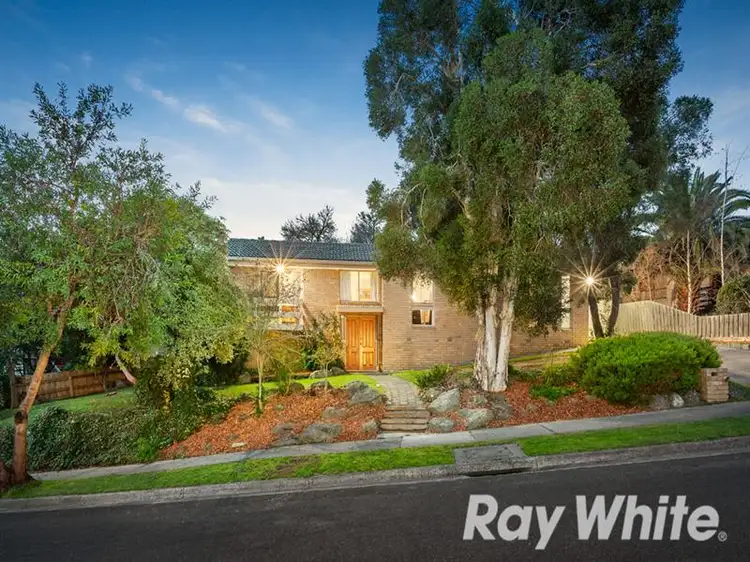 22 Warriparri Crescent, Greensborough VIC 3088