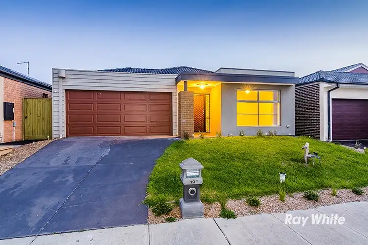 19 Noremac Grove, Lyndhurst VIC 3975