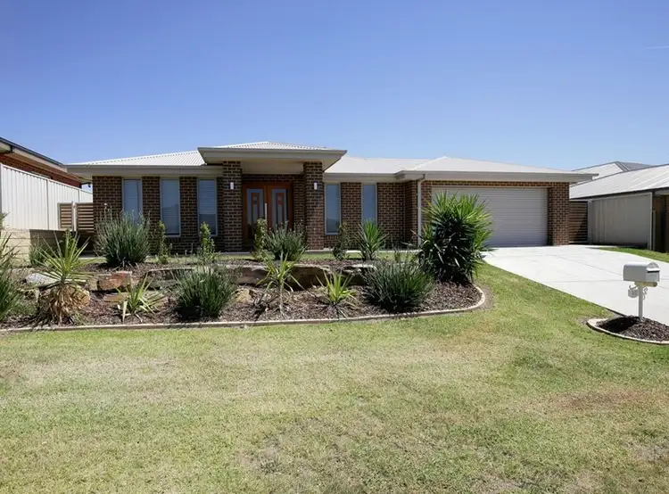 Main view of Homely house listing, 10 Tahara Crescent, Estella NSW 2650