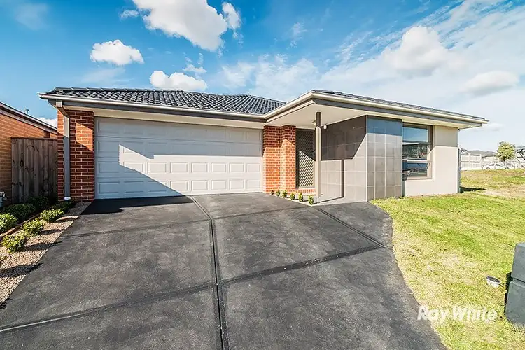 81 Bradman Drive, Cranbourne West VIC 3977