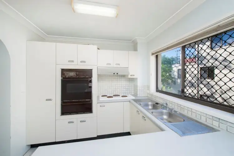 Sixth view of Homely unit listing, 8/37 Australia Avenue, Broadbeach QLD 4218