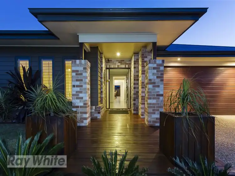 17 Maree Place, Redland Bay QLD 4165