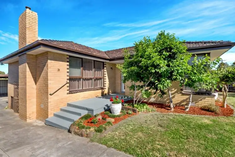 Second view of Homely house listing, 21 Eagle Avenue, Kingsbury VIC 3083