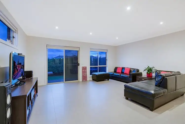 Fourth view of Homely house listing, 2 Melissa Court, South Morang VIC 3752