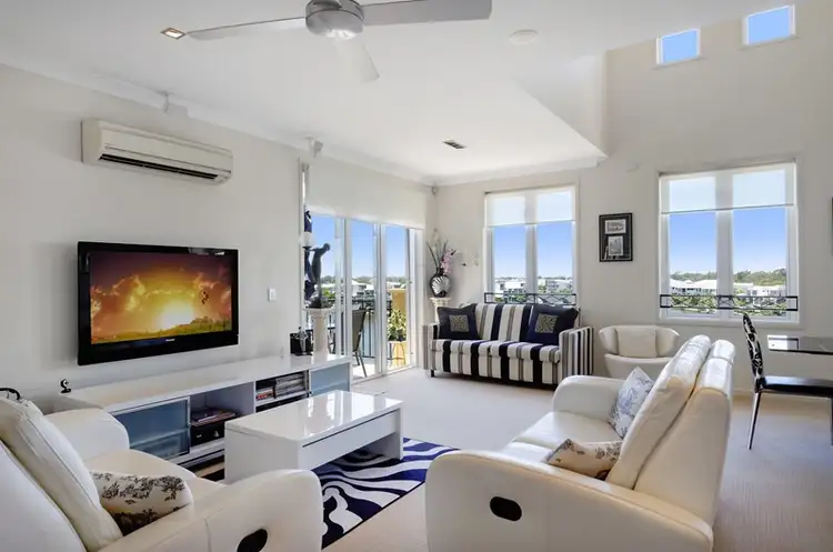 3030 The Boulevard, Carrara QLD 4211