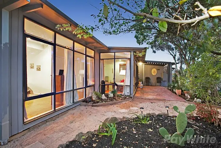 1 Johnson Drive, Ferntree Gully VIC 3156