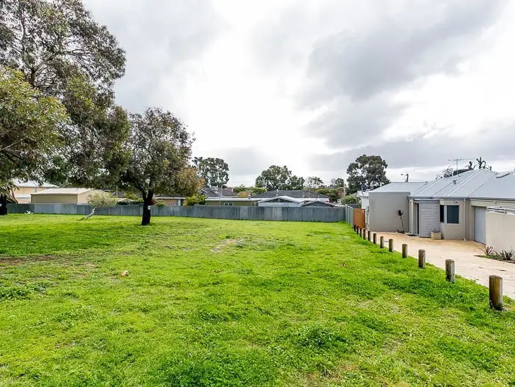 3/2 LILACDALE Road, Innaloo WA 6018