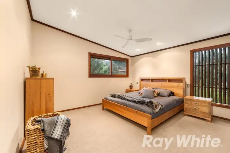 Sixth view of Homely house listing, 5 Suzanne Court, Briar Hill VIC 3088