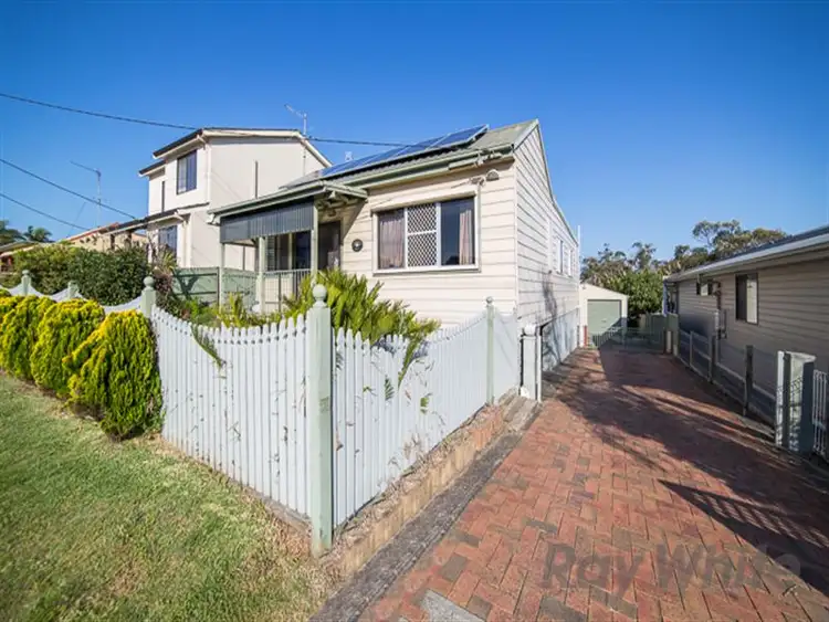 7 Kalaroo Road, Redhead NSW 2290
