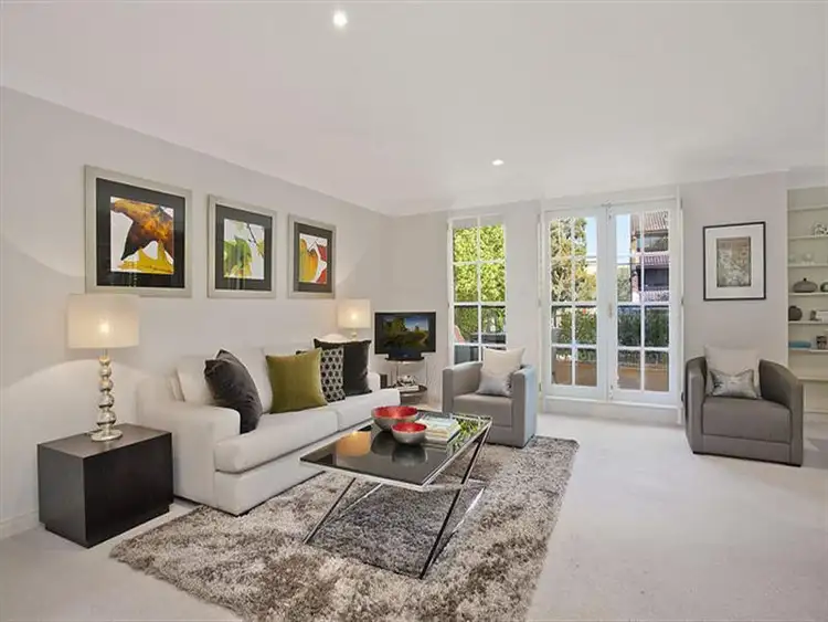 2/24 Ridge Street, North Sydney NSW 2060