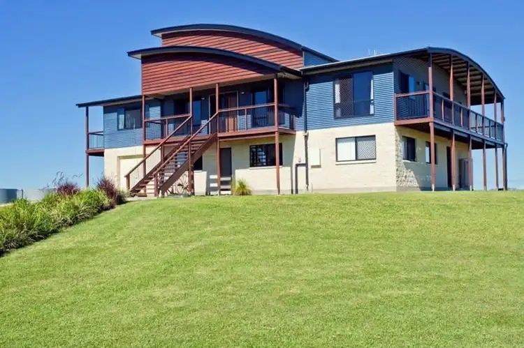 8 River Road, Fairymead QLD 4670