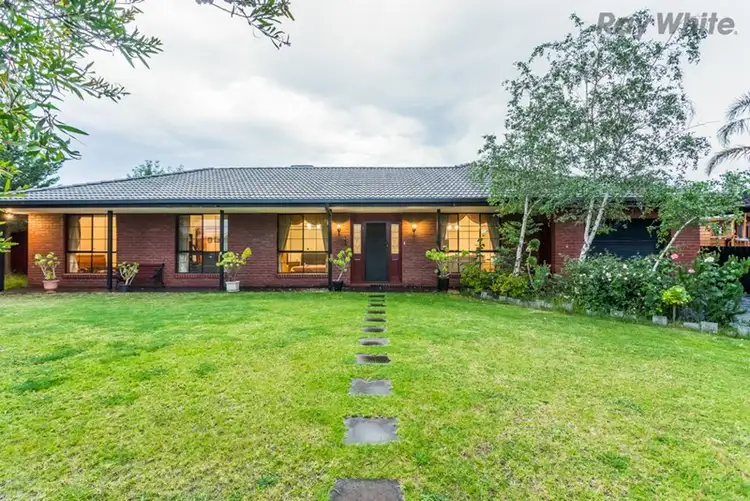 2 Oates Court, Taylors Lakes VIC 3038