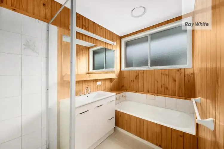 Fifth view of Homely house listing, 8 Cherrywood Court, Bundoora VIC 3083