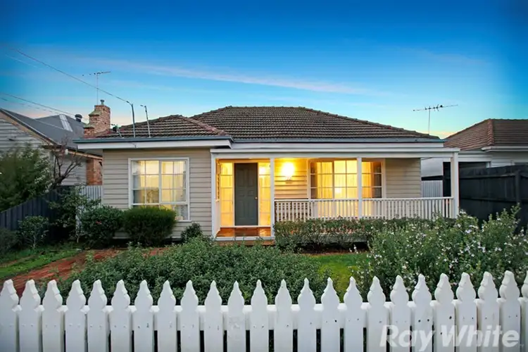 32 Lloyd Avenue, Reservoir VIC 3073