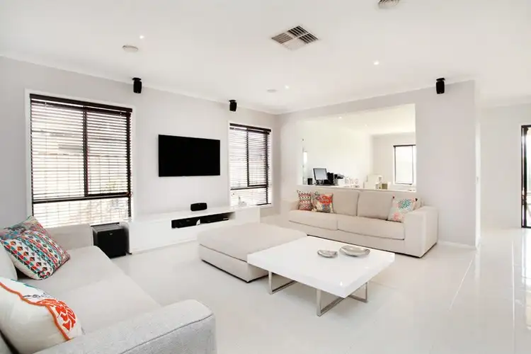 Seventh view of Homely house listing, 17 Hyacinth Place, Point Cook VIC 3030