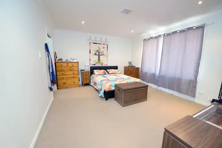 Fifth view of Homely house listing, 10 Merit Crescent, Swan Hill VIC 3585