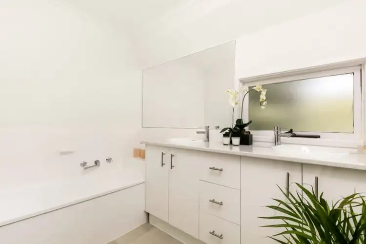 Seventh view of Homely townhouse listing, 4/28 Mereweather Avenue, Frankston VIC 3199