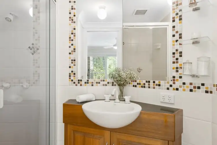 Sixth view of Homely unit listing, 5/28 Panorama Drive, Currumbin QLD 4223