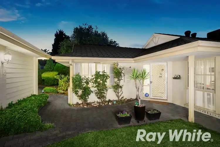 8 Morton Place, Rowville VIC 3178
