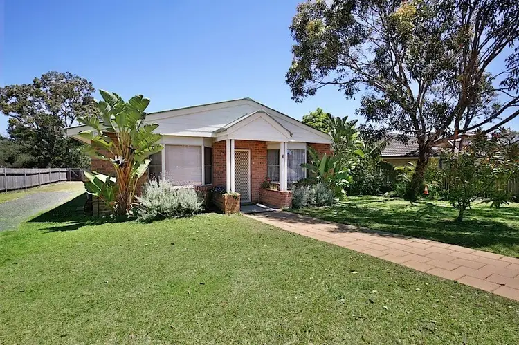 6 Chebec Close, Bomaderry NSW 2541