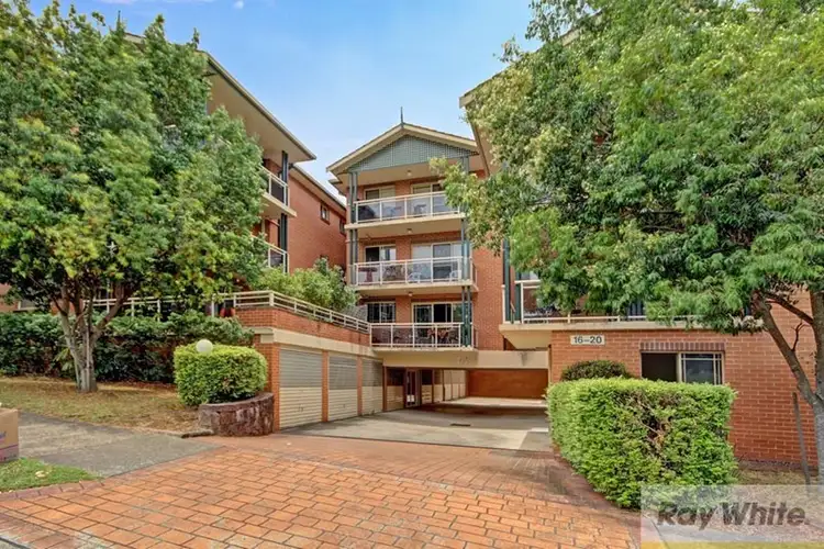4/16 Winchester Street, Carlton NSW 2218