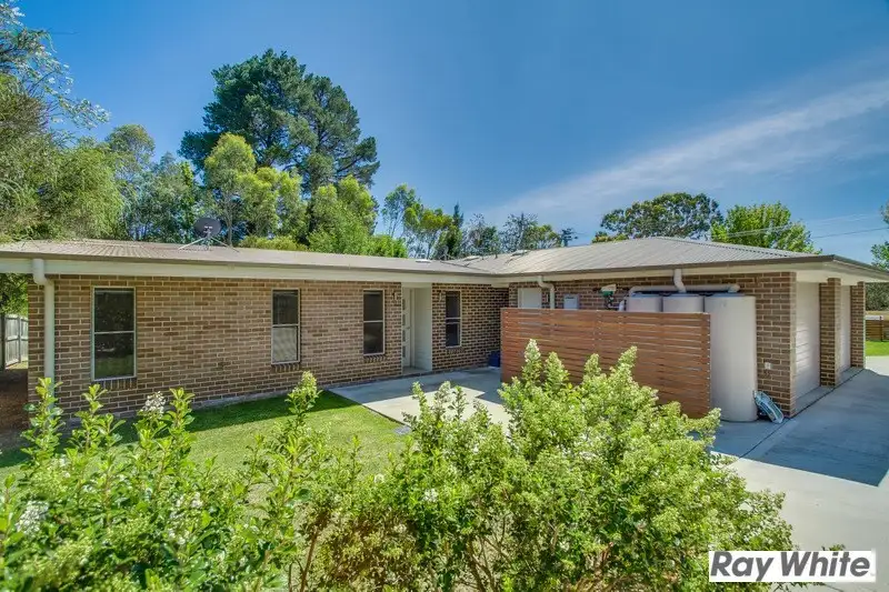 Main view of Homely unit listing, 2/10 O'Connor Road, Armidale NSW 2350