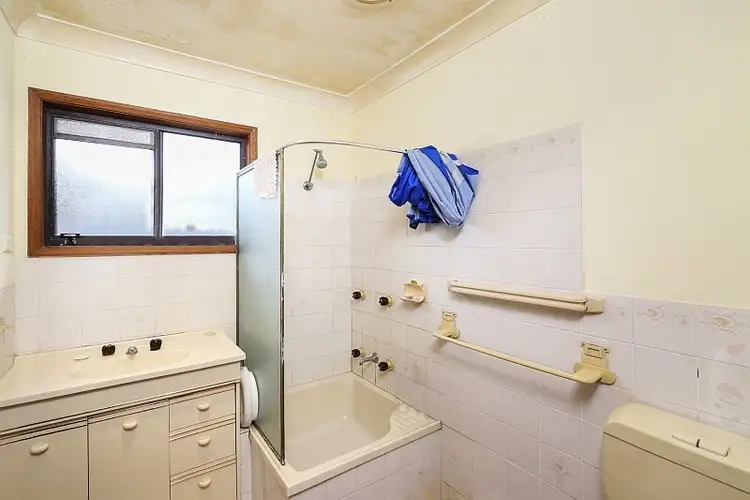 Sixth view of Homely house listing, 2 Windsor Road, Berkeley Vale NSW 2261