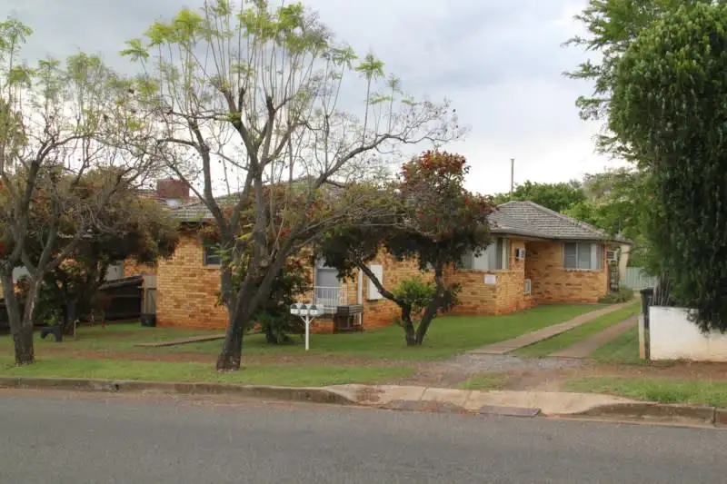 Main view of Homely block of units listing, 122 Piper Street, Tamworth NSW 2340