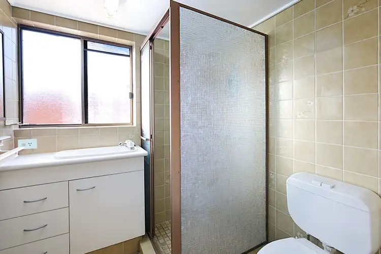 Seventh view of Homely apartment listing, 4/13 Stanhill Drive, Chevron Island QLD 4217