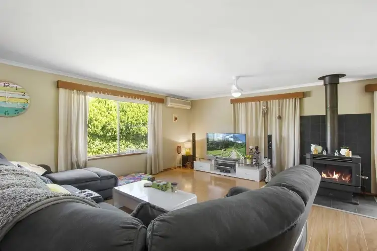 49 Belbowrie Parade, Maloneys Beach NSW 2536