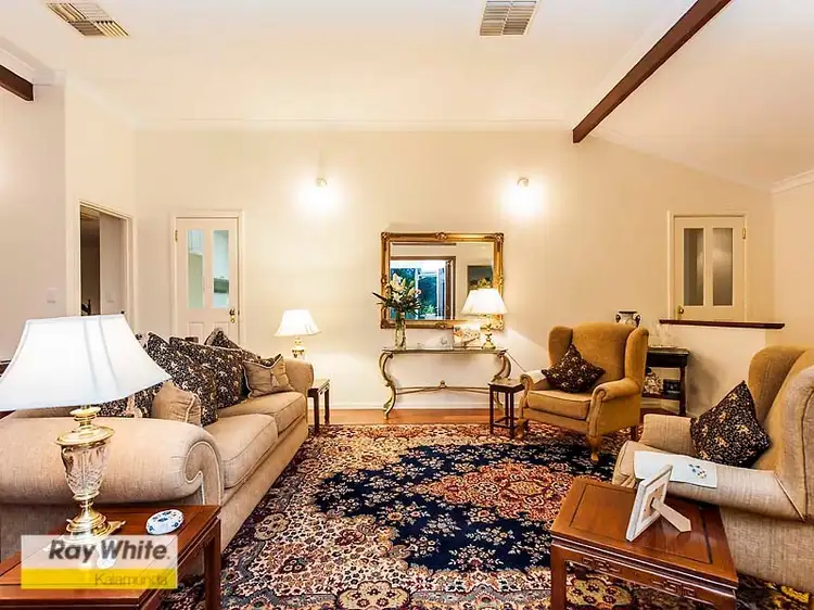 33 Peoples Avenue, Gooseberry Hill WA 6076