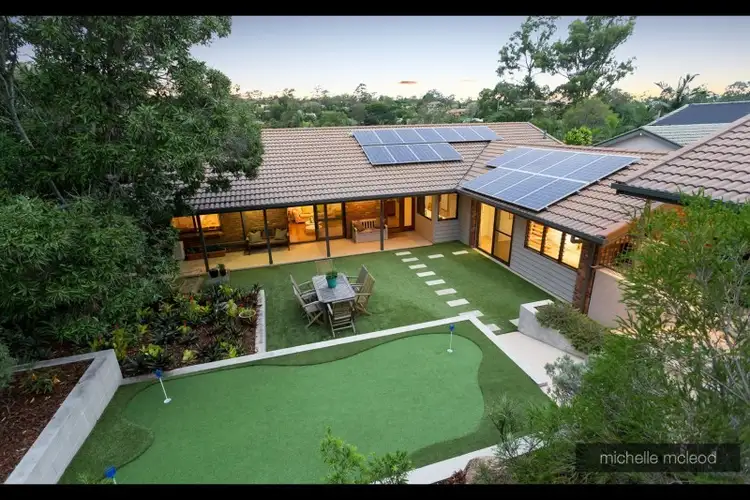 32 Matingara Street, Chapel Hill QLD 4069