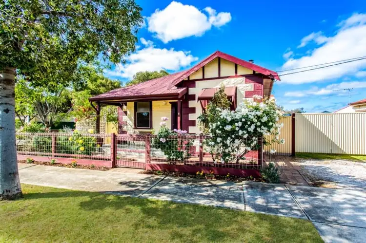 18 Mary Street, Ethelton SA 5015