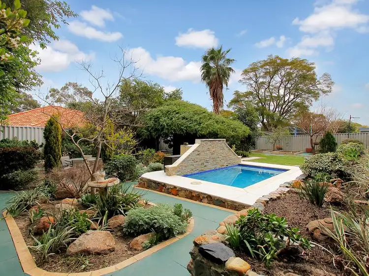 4 Chilham Place, Gosnells WA 6110