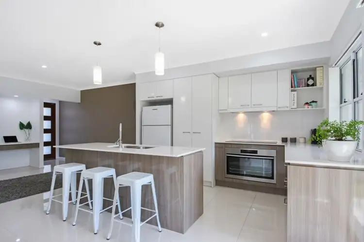 Main view of Homely townhouse listing, 3/10 Sapphire Place, Elanora QLD 4221