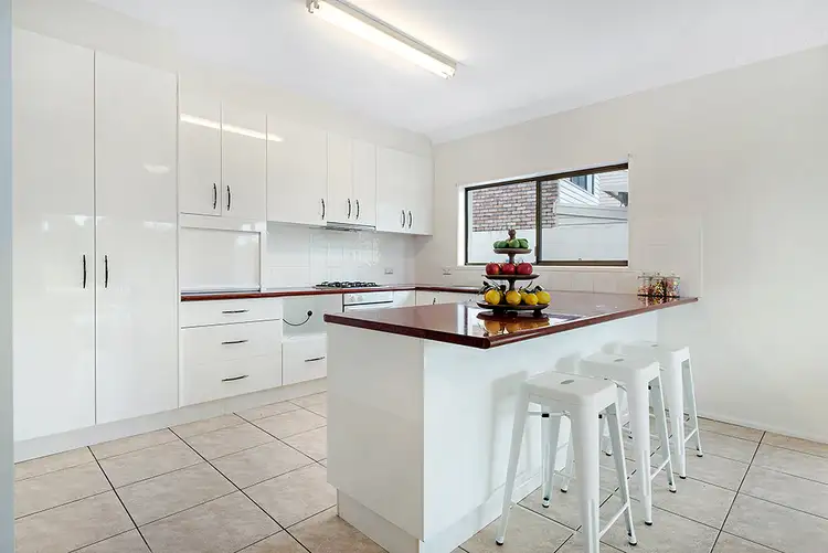 Fifth view of Homely house listing, 10 Australis Court, Mermaid Waters QLD 4218